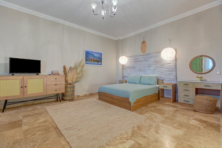 Room 7 of 71