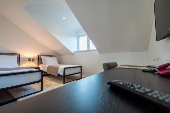Room 55 of 229