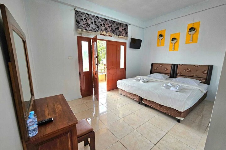 Room 3 of 22