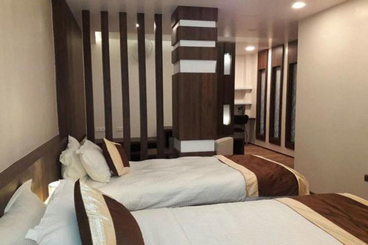Room 28 of 38
