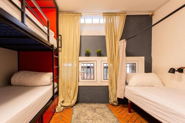 Room 86 of 147