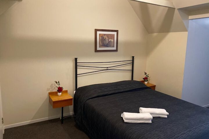 Room 15 of 28