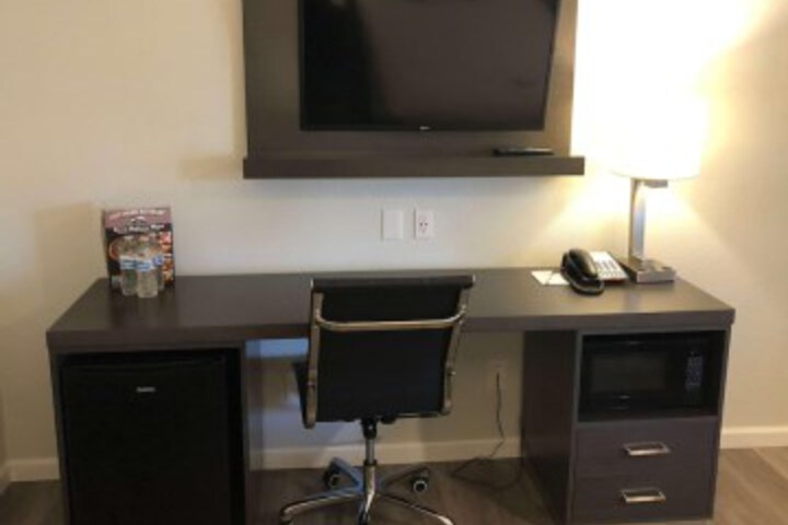 Room 11 of 48