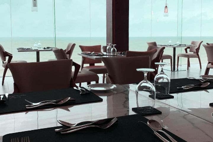 Dining 23 of 35