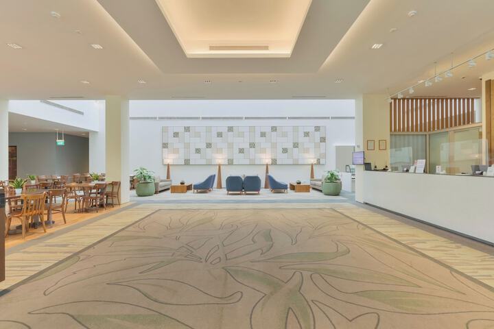 Entrance & Lobby