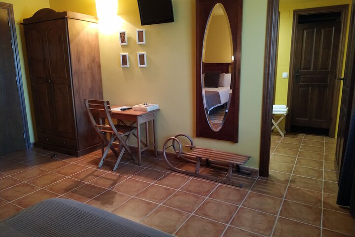 Room 27 of 44