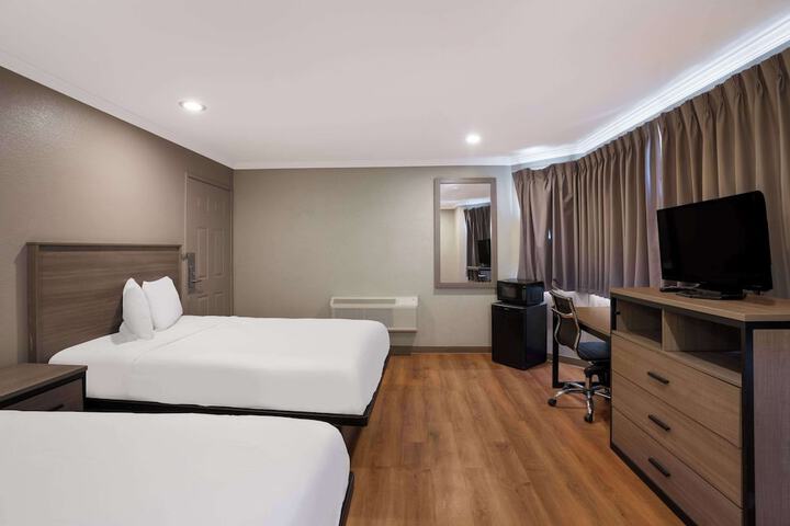 2 Double Beds (2 of 6)