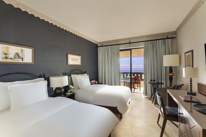 Room 48 of 218