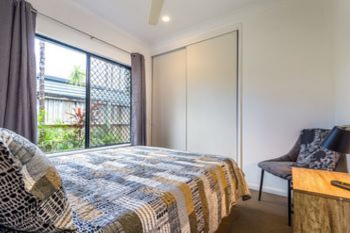 Room 5 of 18