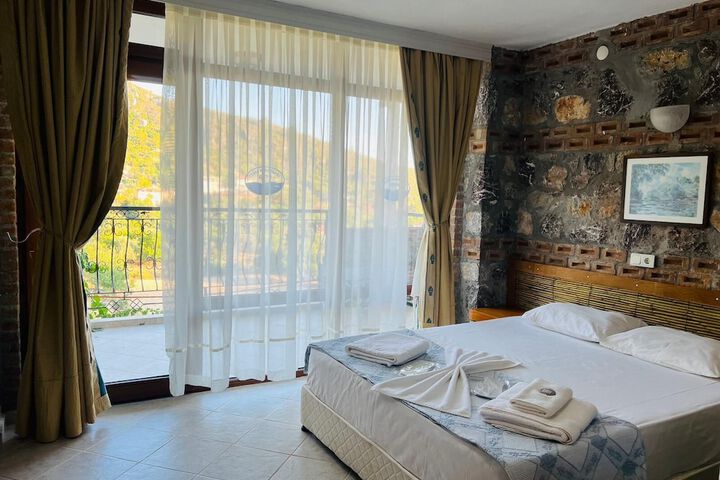 Room 3 of 52