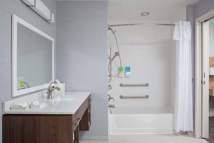 1 King Bed Studio Suite (2 of 13)