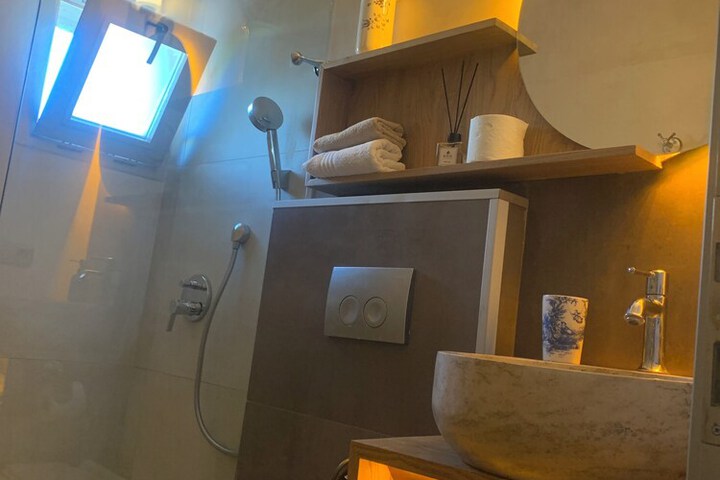Room 35 of 80