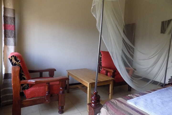 Room 4 of 23