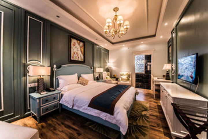 Room 35 of 108