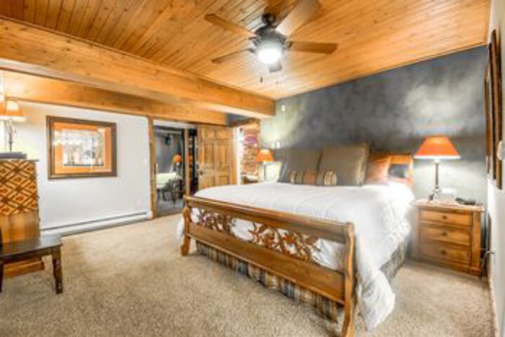 Room 38 of 113