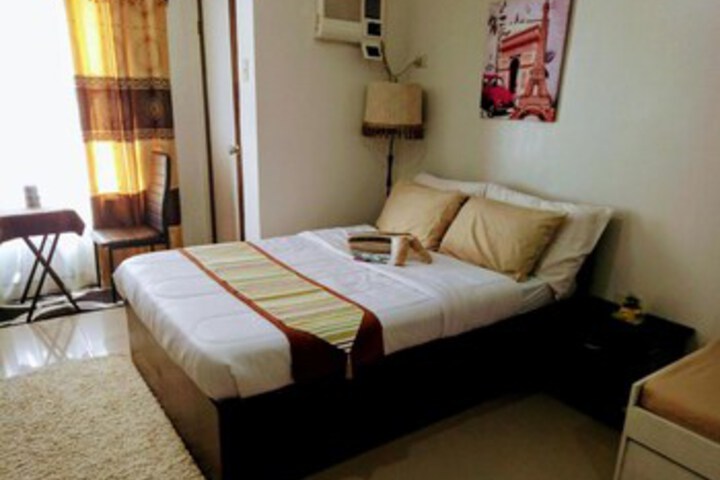 Room 11 of 24