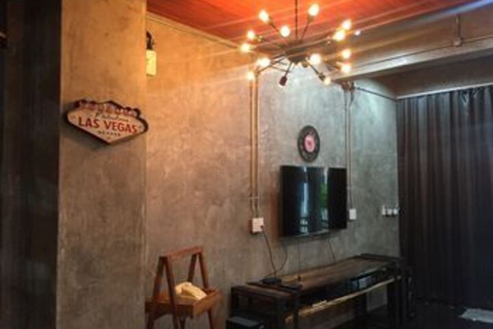 Room 43 of 60