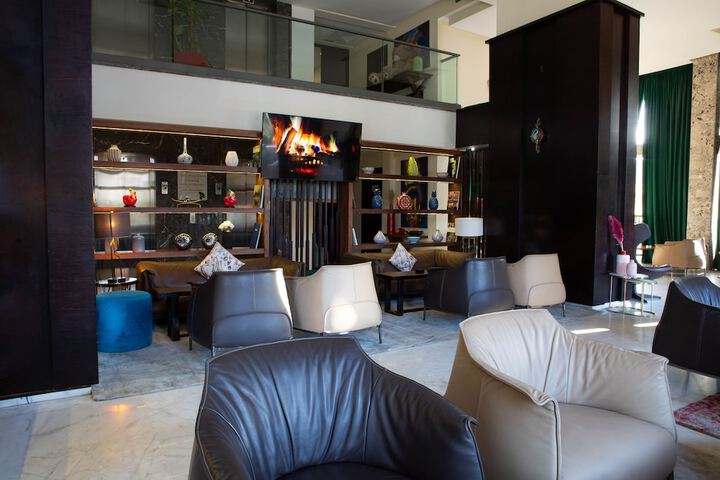 Hotel Interior 8 of 60