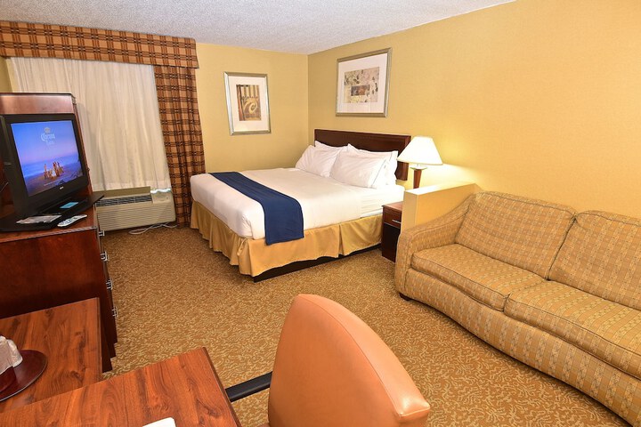 1 King Bed (18 of 19)