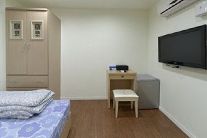 Room 19 of 21