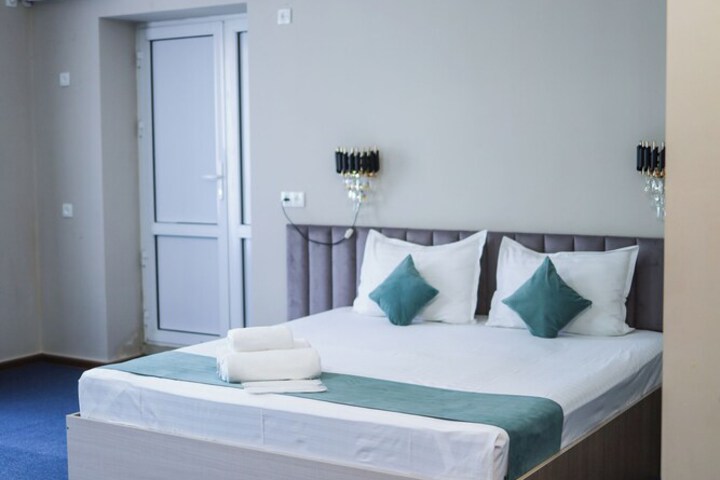 Room 3 of 31