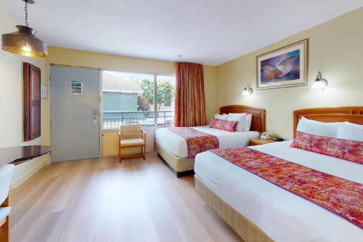 Premier 2 Queen Beds Accessible (9 of 40)