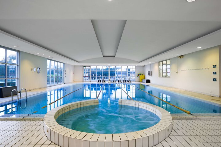Pool Hotel