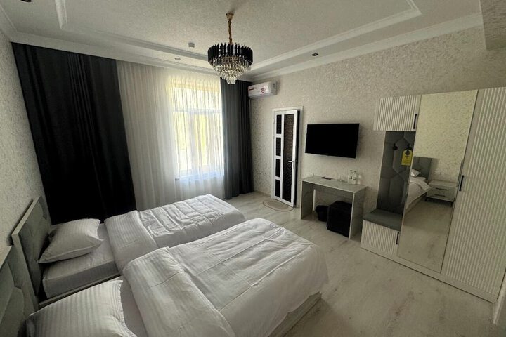 Room 4 of 19
