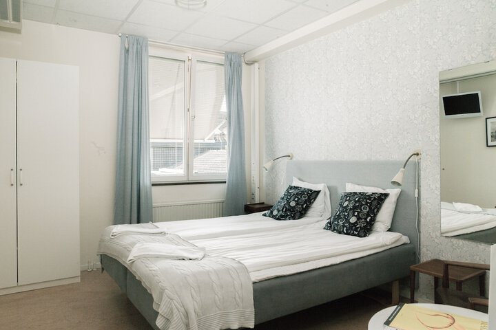 Room 4 of 53