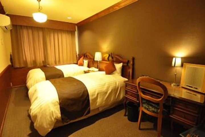 Room 6 of 67