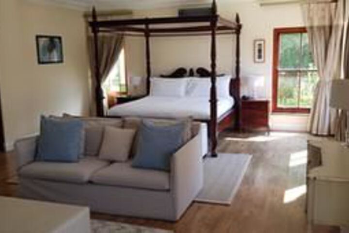 Room 11 of 27