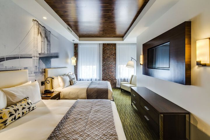 Superior Queen Bed (5 of 6)