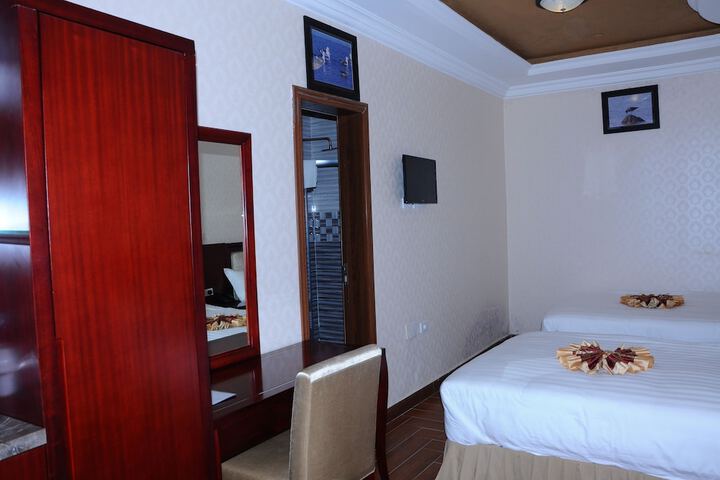 Room 11 of 47