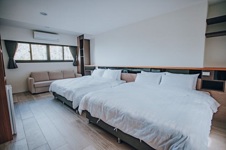 Room 14 of 43