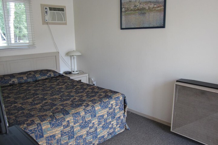 Room 8 of 69