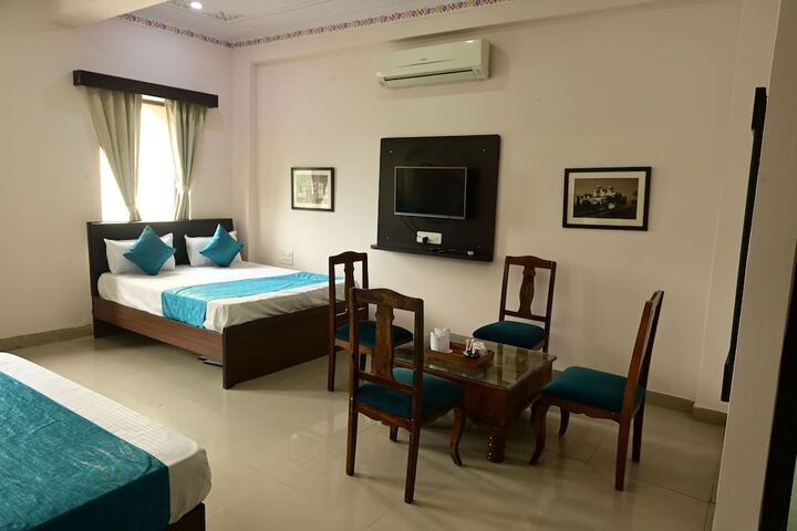 Room 14 of 19