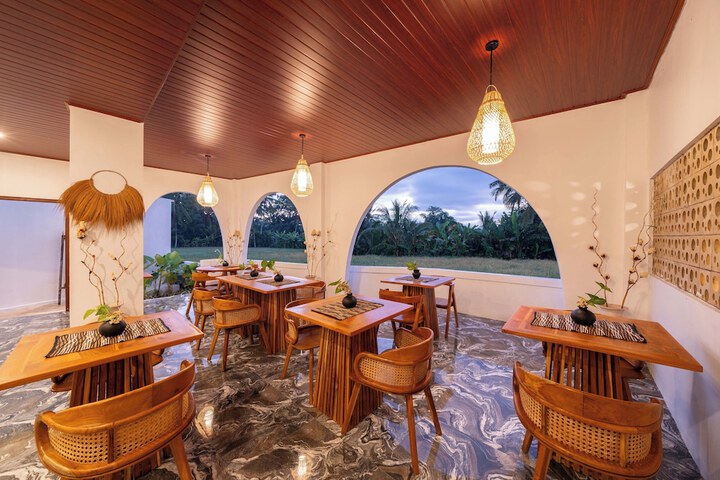 Dining 156 of 176