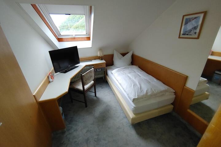 Room 7 of 47