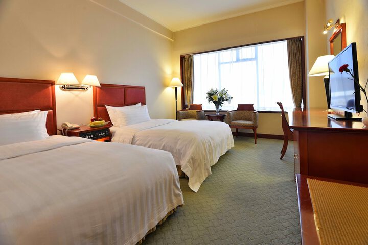 Room 6 of 40