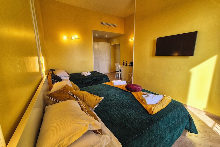 Room 12 of 36