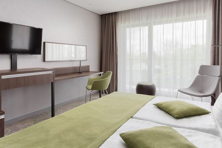 Room 15 of 80