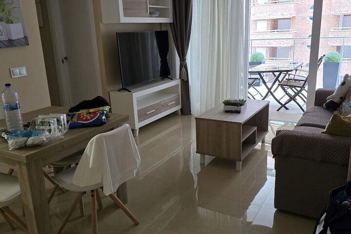 Room 6 of 13