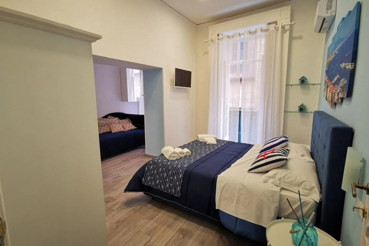 Room 4 of 25