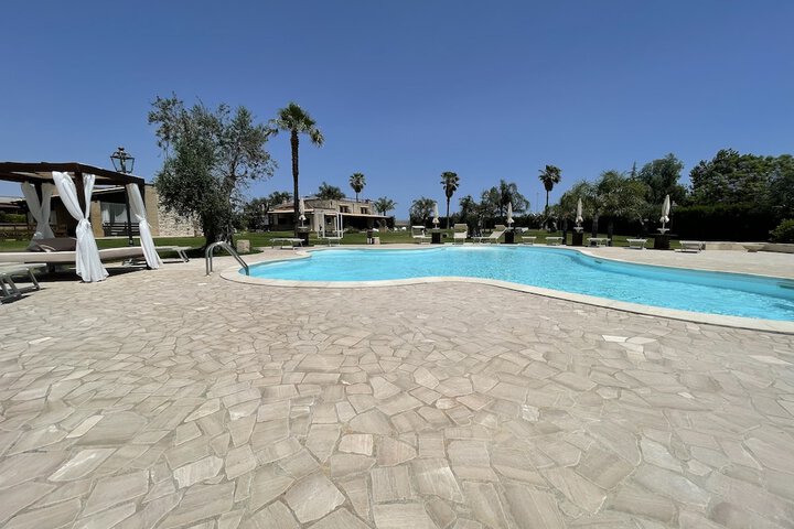 Pool 185 of 247