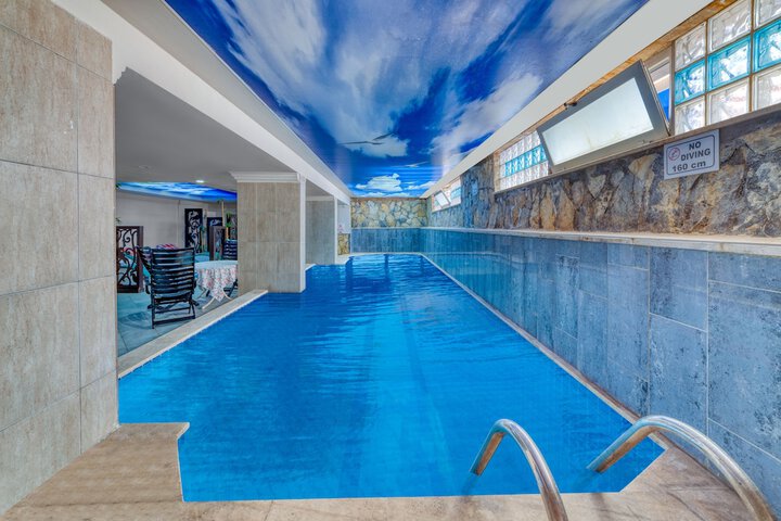 Pool Hotel