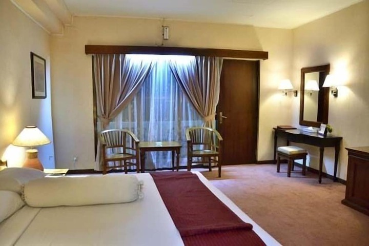 Room 13 of 44