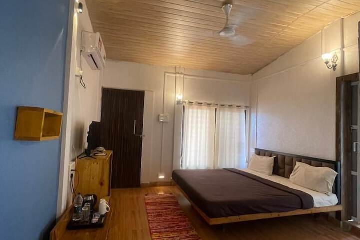 Room 7 of 96
