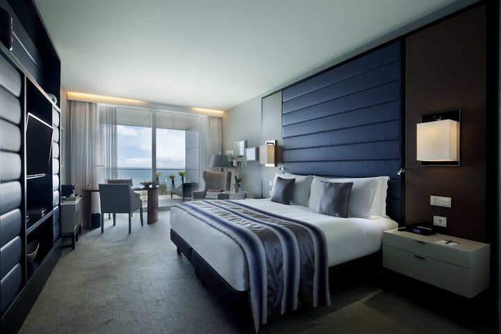 Room 5 of 110