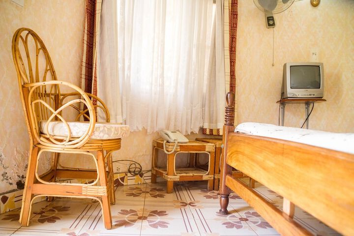 Room 7 of 34