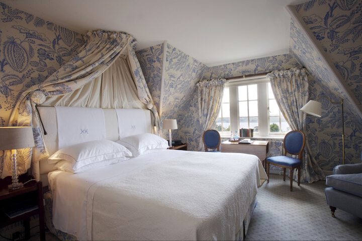 Room 4 of 62